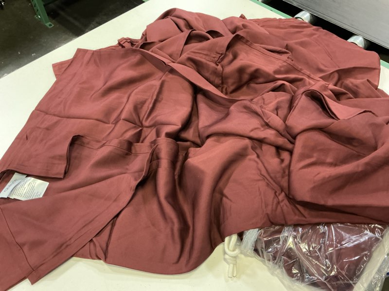 Condition photo showing Good Condition for quince bamboo sheet set queen burgundy