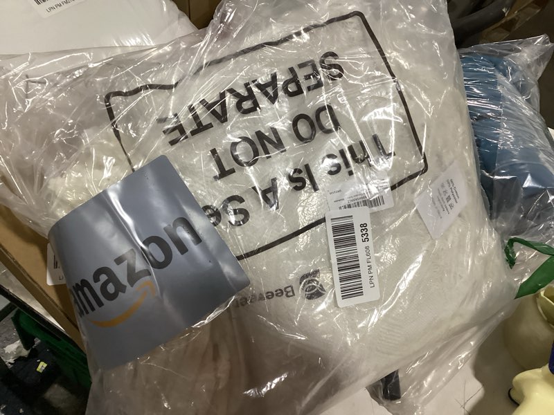 Condition photo showing New/Like New for Extra Large Outdoor Boho Picnic Blanket 91'' x 71'' White Table Runner 6 Throw Pillow Cover Woven Cotton Yarn Oversize Beach Blanket Washable for Picnic Camp Wedding Fit 4-6 People 91'' X 71'' White