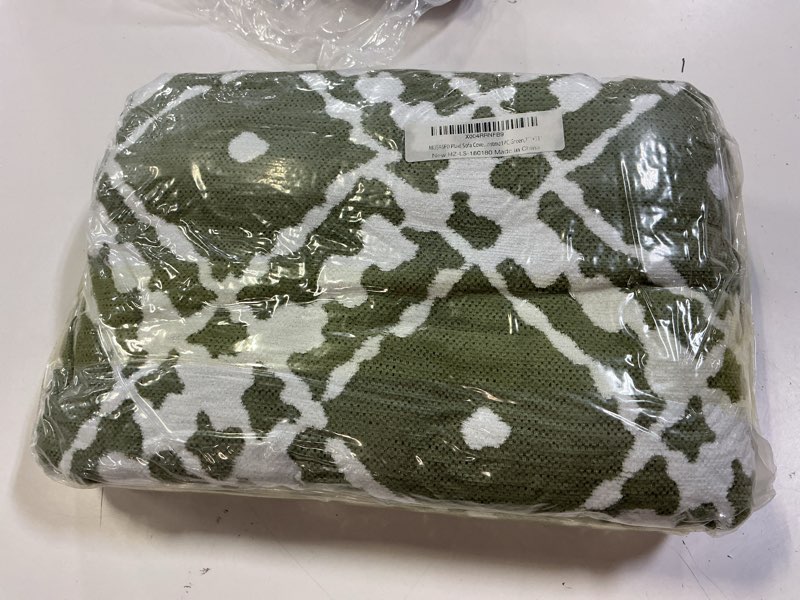 Condition photo showing New/Like New for reversible couch cover blanket, christmas couch cover, chenille sofa cover blanket, christmas sofa covers washable, 71"×71" couch protector for recliner & chair (1pc, green, single seater) chrismas green 1pc/71"x 71"/square