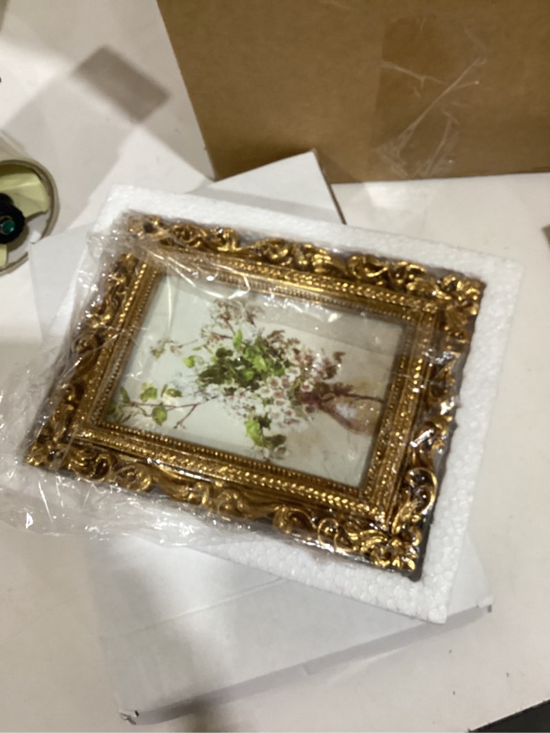 Condition photo showing Good Condition for wonderjune 7 pcs vintage picture frames set with glass front antique gold gallery wall frame for 4x6, 5x7 baroque for home decor photography props gifts, wall or tabletop(rococo) 7 rococo