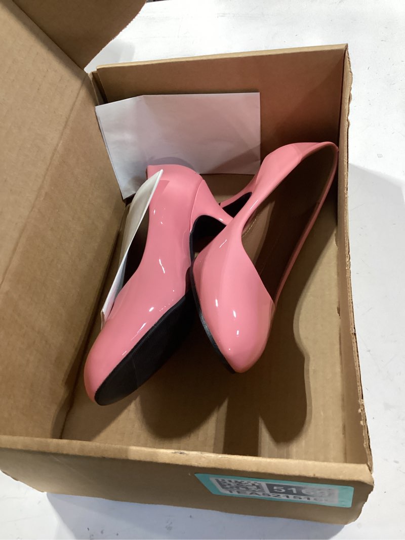Condition photo showing Good Condition for women's classic round toe pumps, mid kitten heel, office dress shoes 7.5 patent pink