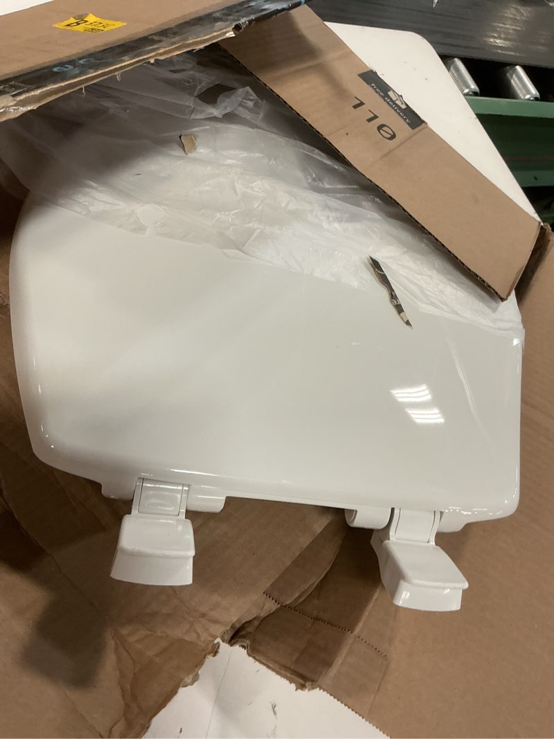 Condition photo showing Good Condition for bemis 730slec slow close toilet seat, easy clean hinges and durable plastic seat, made in usa, round, white round slow close