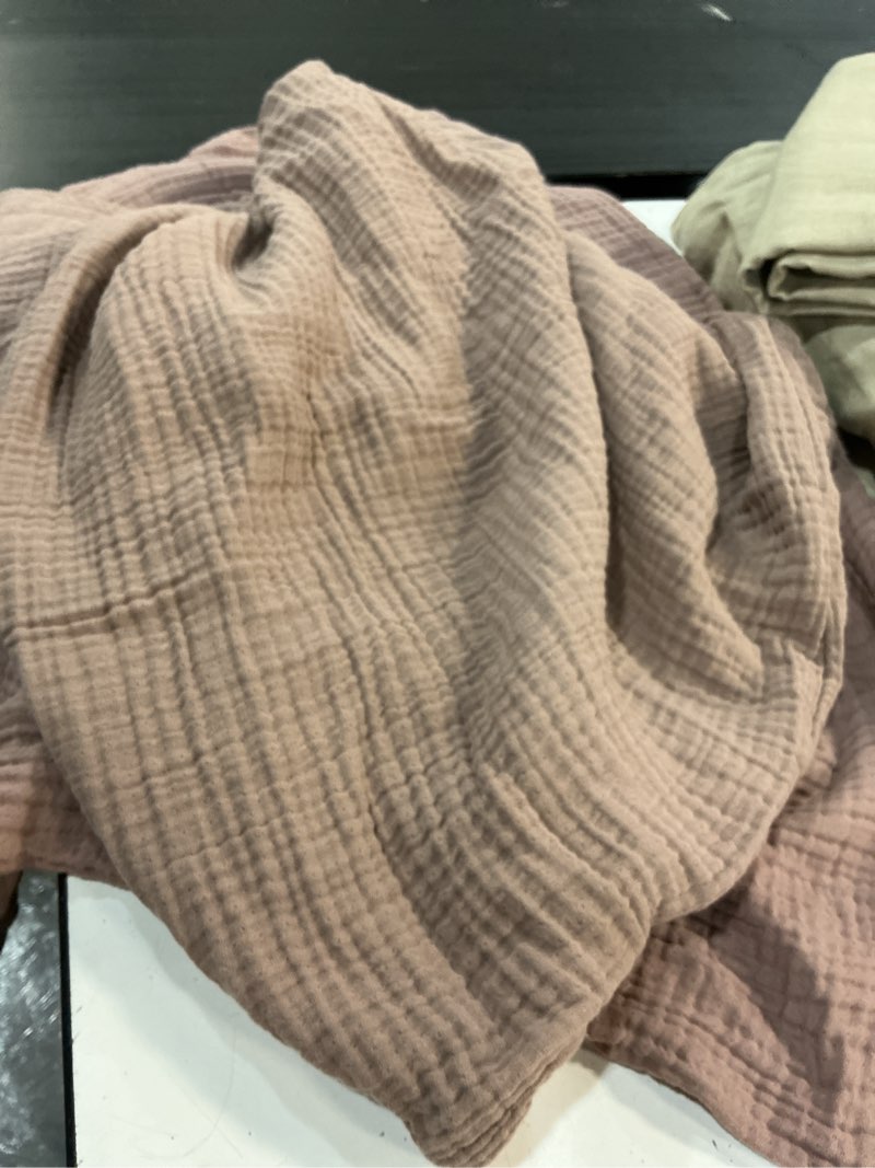 Condition photo showing Good Condition for quince organic cotton gauze sham set cover size king