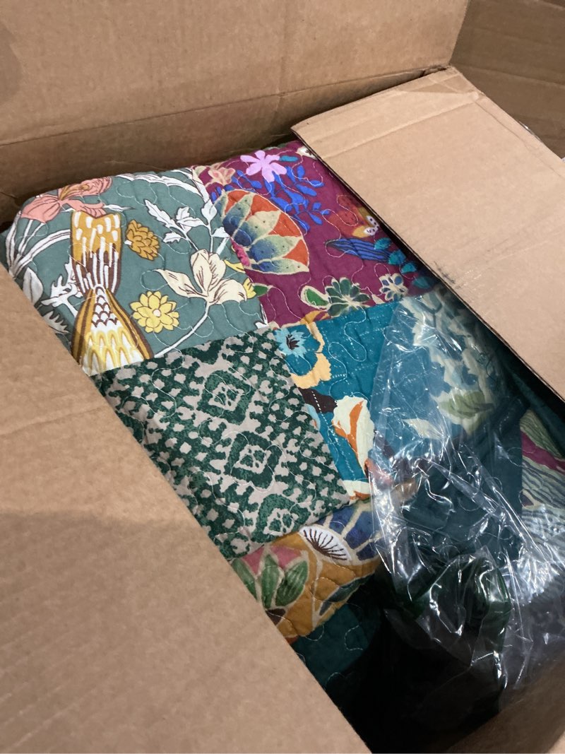 Condition photo showing Good Condition for ENASAL Cotton Bedspread Quilt Sets Reversible Bedding Coverlet Sets Comforters, Patchwork Vintage Floral Turquoise Bedspread, King Size Turquoise Patchwork Floral King size (96by108inch)