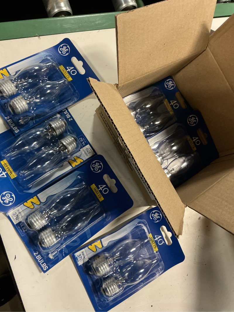 Condition photo showing New/Like New for (case of 6 pack/12 light )ge crystal clear blunt tip decorative light bulbs (40 watt), 280 lumen, candelabra light bulb base, chandelier light bulbs