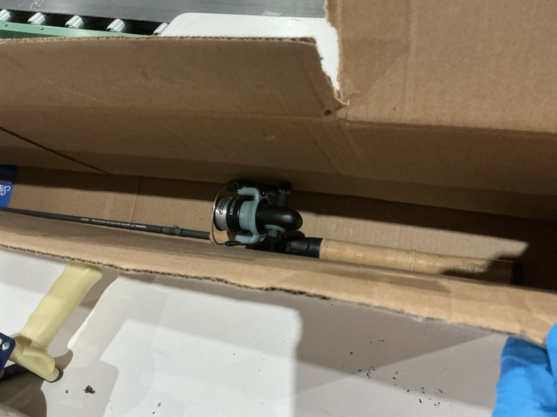 Condition photo showing Good Condition for shakespeare excursion spinning rod and reel combo 30 size reel - 6'6\" - medium