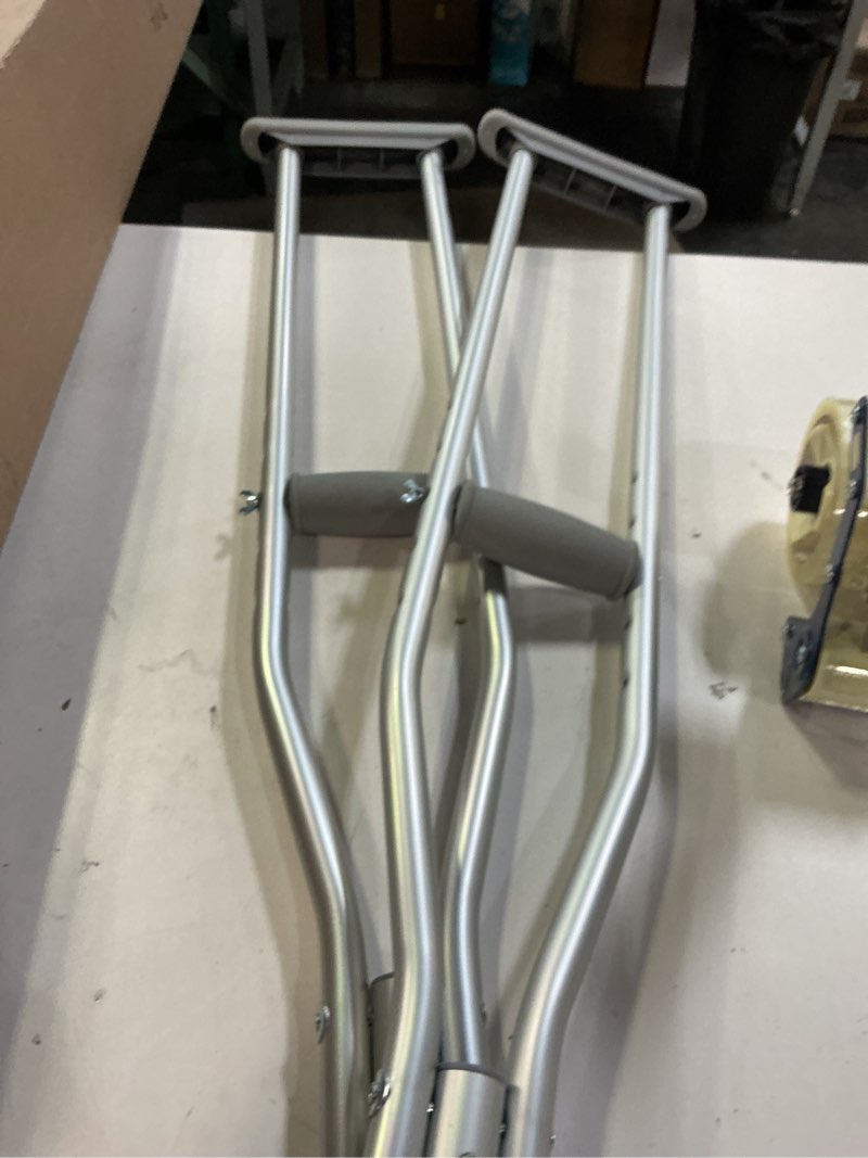 Condition photo showing Good Condition for Medline Aluminum Crutches for Kids, Adults & Seniors, Walking Aid, 300 LB Weight Capacity,1 Pair, Fitting 5'2" - 5'10" Medium, 5'2"-5'10"
