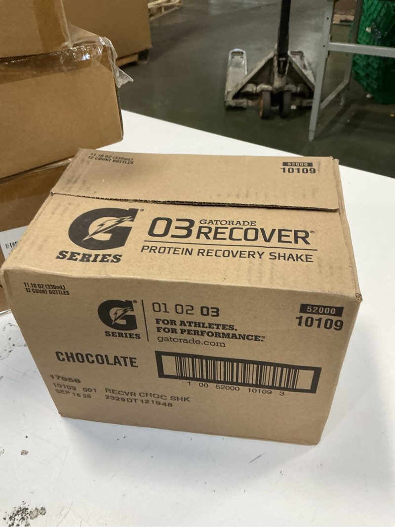 Condition photo showing New/Like New for Gatorade Recover Protein Shake, Chocolate, 20g Protein, 11.6 fl oz Plastic Bottle, Pack of 12 Chocolate 11.16 Fl Oz (Pack of 12)