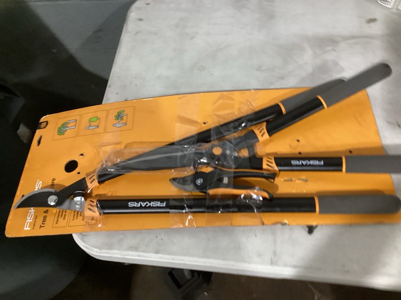 Condition photo showing As Is for fiskars 395540-1003 stainless steel lopper/pruner set