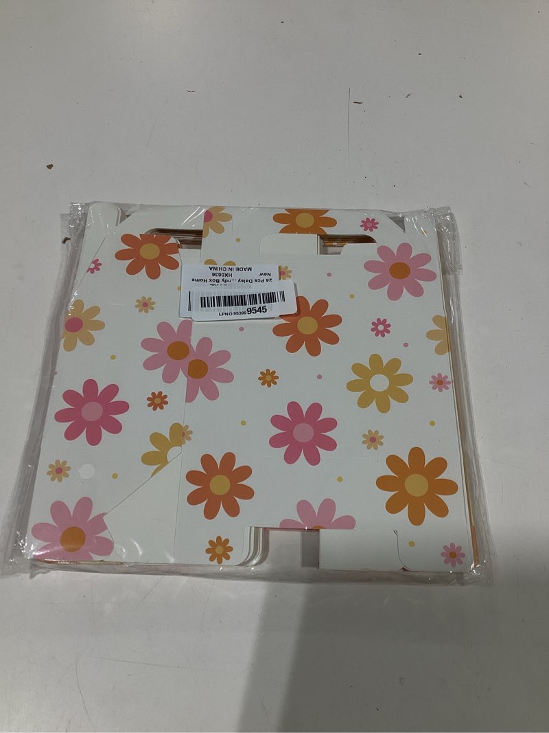 Condition photo showing Good Condition for zoiiwa 24 pcs daisy flower treat boxes party supplies hippie daisy flower summer party favors goodie gift boxes birthday wedding decorations retro hippie boho treat candy box home 24 colorful daisy