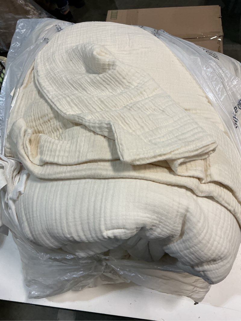 Condition photo showing As Is for quince organic cotton gauze dream quilt set, king/cal king, undyed