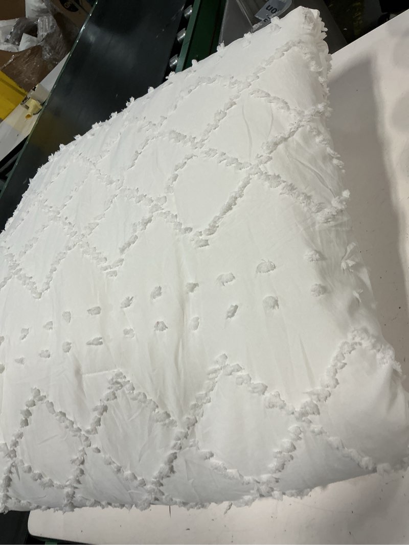 Condition photo showing As Is for mk collection full/queen size over size 100"x106" 3pc diamond bedspread bed-cover embossed solid white new white full/queen