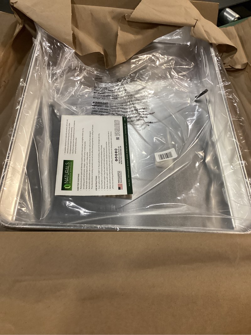 Condition photo showing Good Condition for Nordic Ware Naturals Big Batch Pan