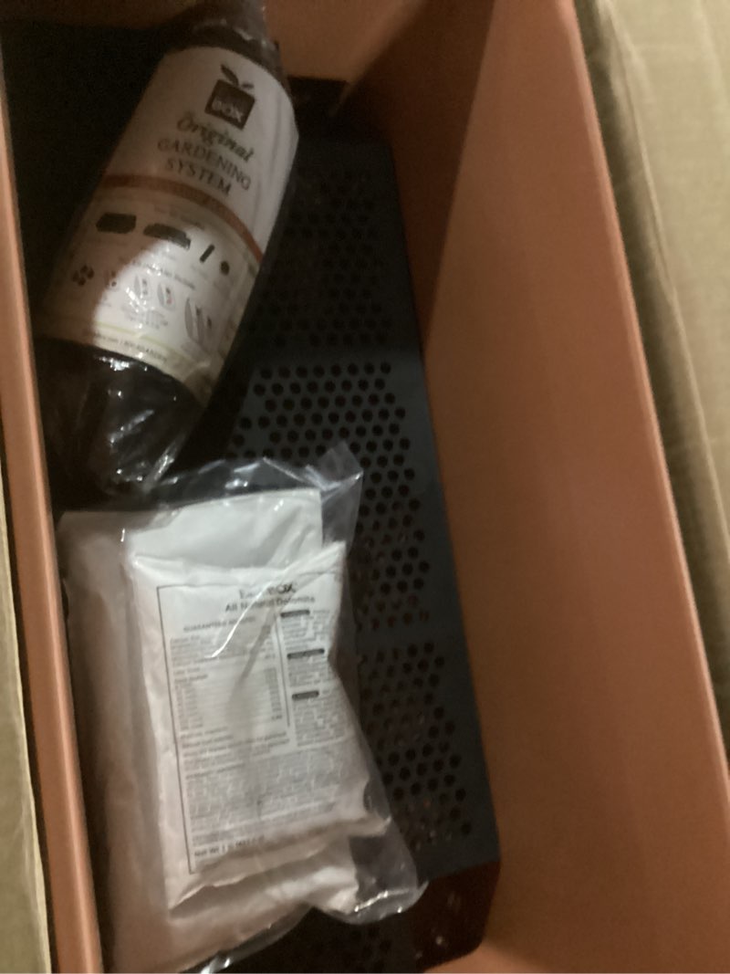 Condition photo showing New/Like New for earthbox 81100 replant kit, standard