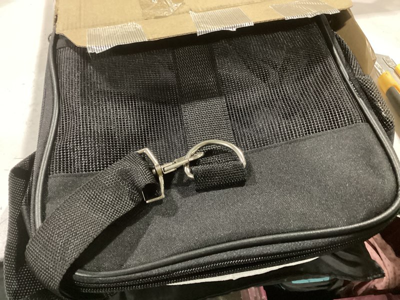 Condition photo showing New/Like New for amazon basics soft-sided mesh pet travel carrier for dog, cat, up to 22 pounds, 19.7" l x 12" w x 12" h, black 20.0"l x 12.0"w x 12.0"h without wheels