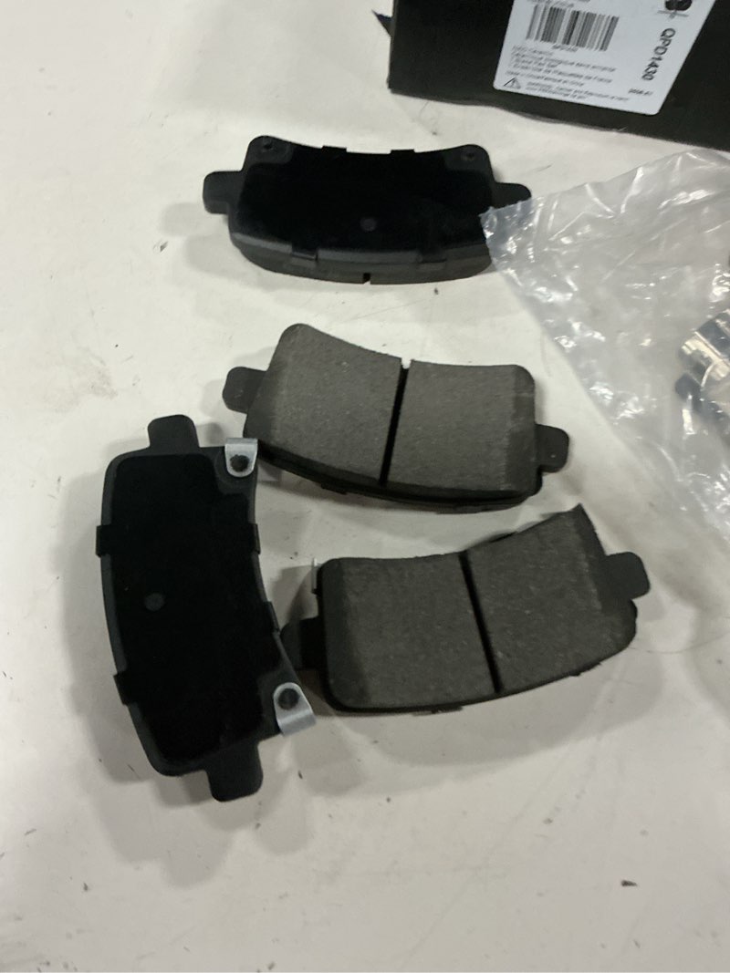 Condition photo showing As Is for genuine nissan disc brake pad set d4060-1lb0b