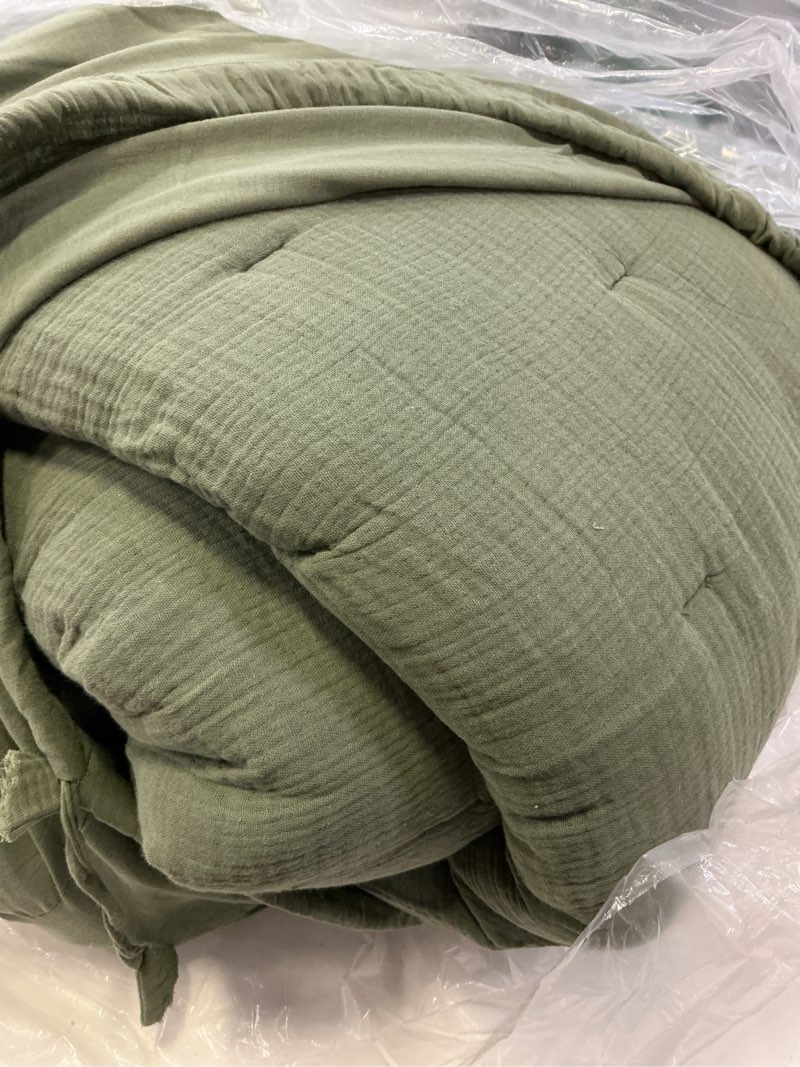 Condition photo showing Good Condition for organic airy gauze dream quilt set, king/cal king, olive
