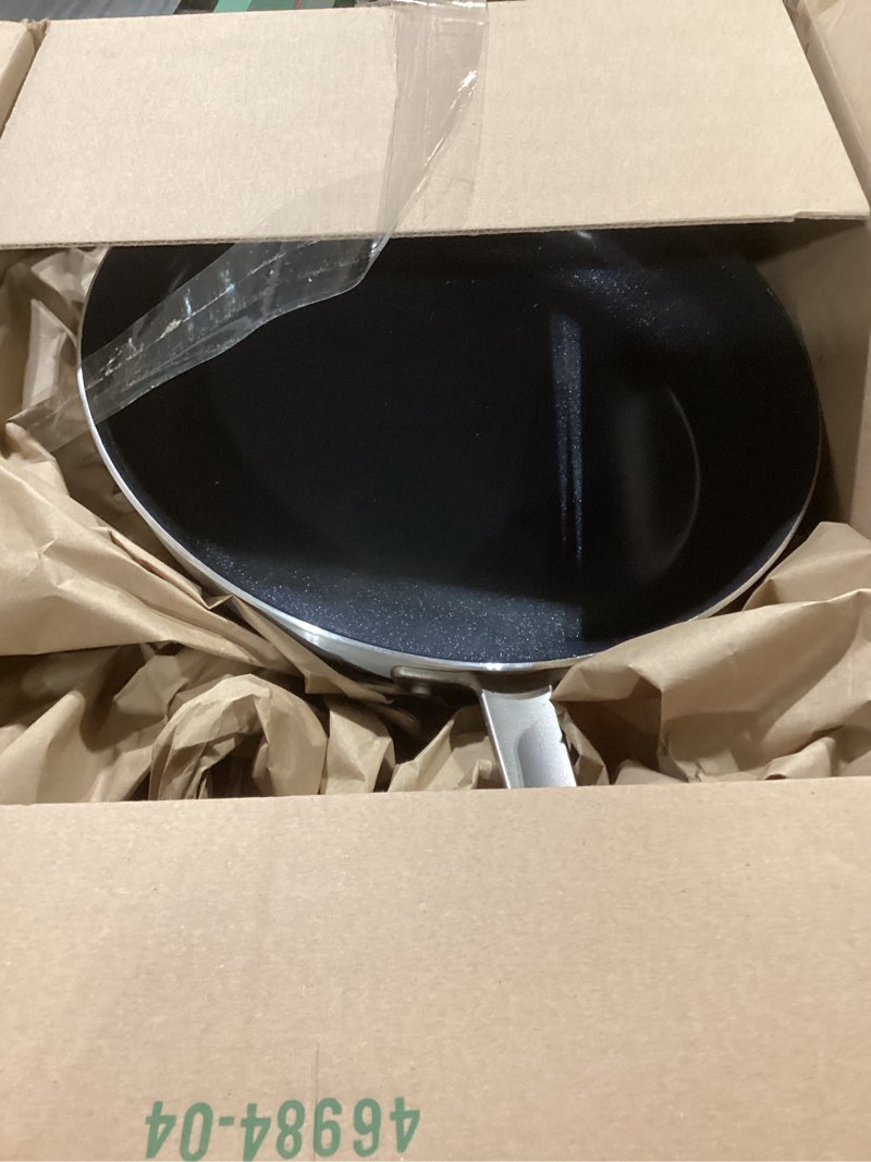 Condition photo showing Good Condition for Tramontina Professional 14-Inch Ceramic Non Stick Extra Large Frying Pan, Heavy-Gauge Aluminum Skillet with Nonstick Coating, Dishwasher and Oven Safe, Black Ceramic 14 Inch