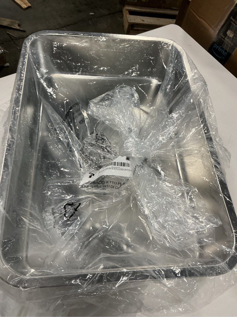 Condition photo showing Good Condition for Stainless Steel Cat Litter Box, 4in Shallow Litter Box for Senior Cats and Kittens, Large Metal Litter Pan Nonstick Odor Control Anti-Corrosion 20" L x 14" W 4" High