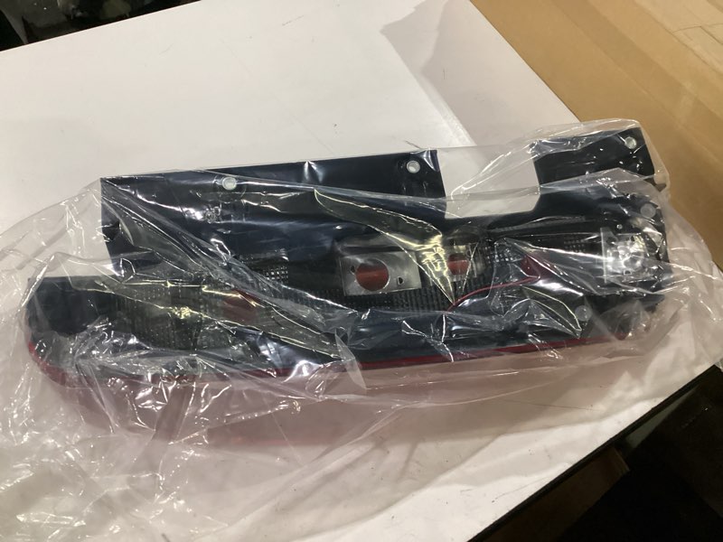 Condition photo showing New/Like New for tail light