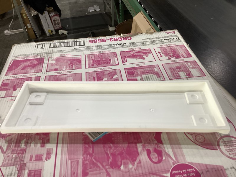 Condition photo showing New/Like New for The HC Companies Venetian Rectangular Plant Tray - Lightweight Plastic Plant Saucer - Plant Drip Trays for Drainage - UV Resistant Pot Saucer for Indoor & Outdoor Use (23.5" White, Pack of 1)