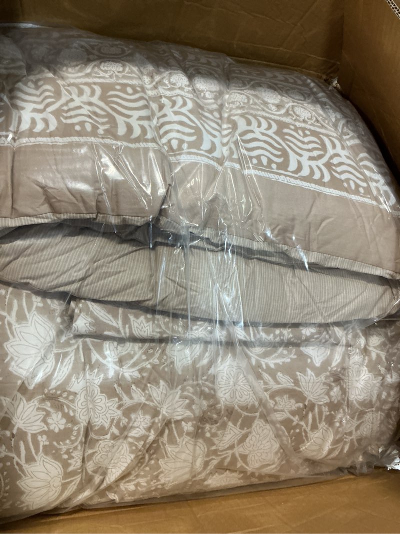 Condition photo showing Good Condition for nautica - comforter set, super soft bedding with matching shams, elegant design, ideal for year-round use (bayport floral beige, full/queen) full/queen bayport floral beige