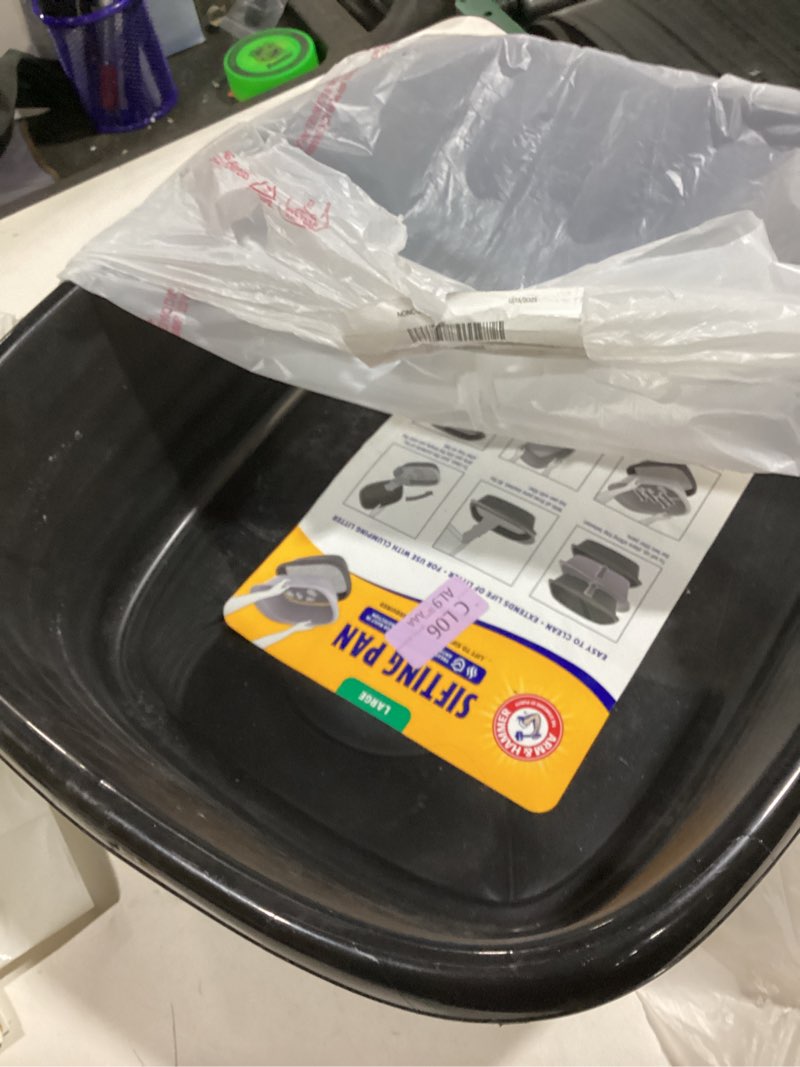 Condition photo showing Good Condition for Arm & Hammer 22193 A&H Litter Pan Large