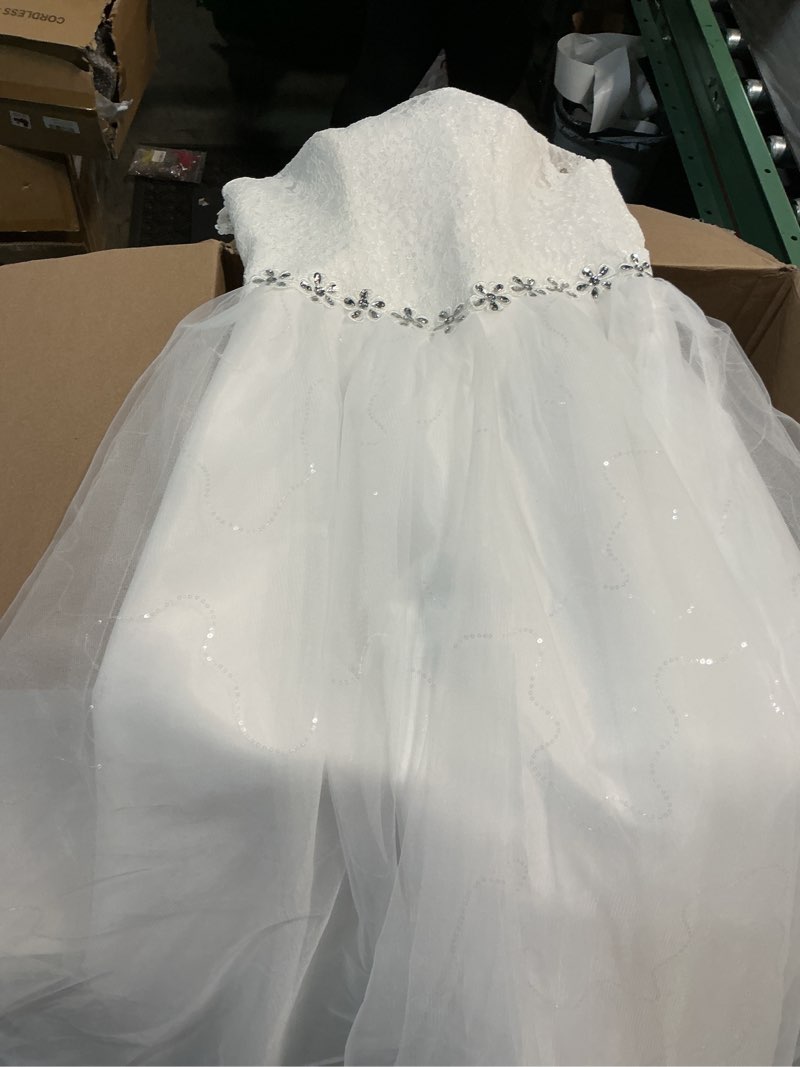 Condition photo showing Good Condition for charming white formal gown debutant | poshmark size 6 us