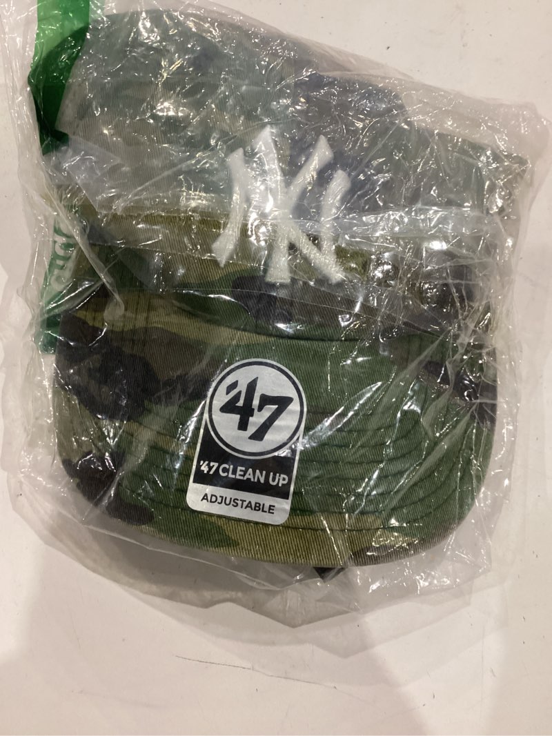 Condition photo showing New/Like New for los angeles dodgers camo '47 clean up