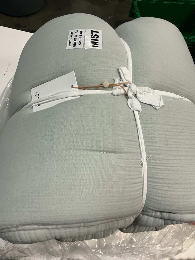 Condition photo showing Good Condition for quince organic airy gauze dream quilt, king/cal king, mist