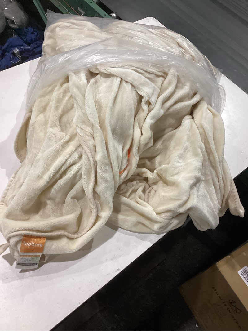 Condition photo showing As Is for **similiar**loobani waterproof blanket for bed: reversible soft flannel twin bed blanket 60\" x 80\", leakproof throw spill-proof dog pet blanket for couch, sofa protect, movie time, camping, travel, grey 60\" x 80\" grey