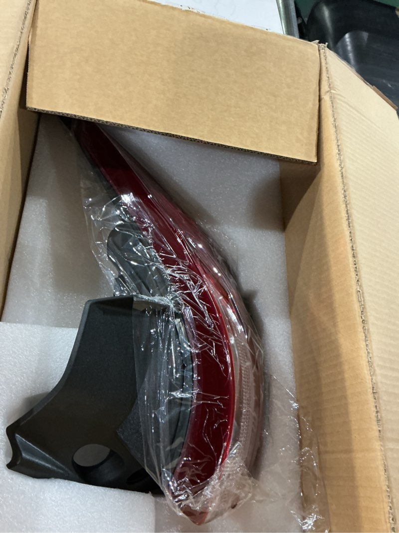 Condition photo showing Good Condition for led tail lights compatible with chevy traverse 2018 2019 2020 2021 tailights rear brake outer taillights assembly replacement 84618032 gm2805130 (right passenger side) red right passenger side