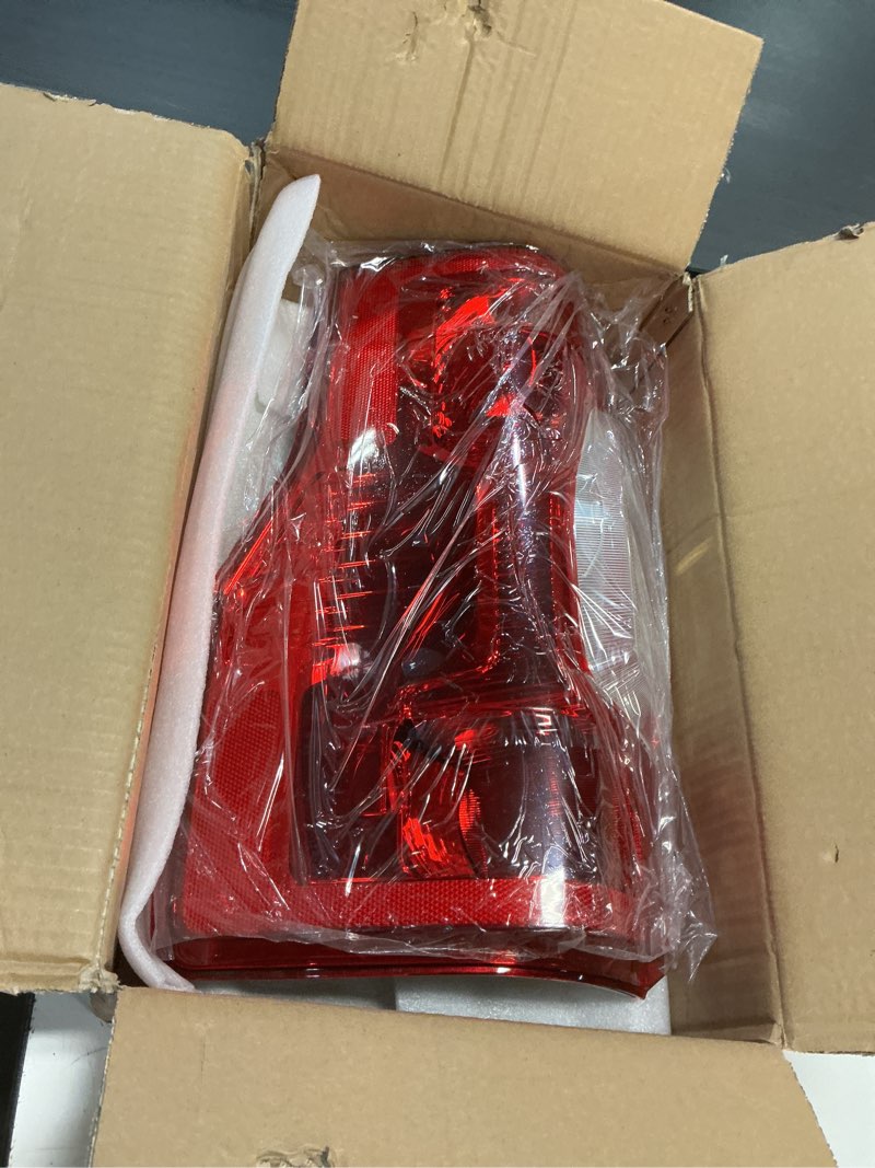 Condition photo showing New/Like New for Tail Lights Rear Taillight Assembly Compatible with Ford F250 F350 Super Duty 2020 2021 2022 Tail Lamp Non-LED Non-Blind Spot Right Passenger Side Halogen Right W/O Blind Spot