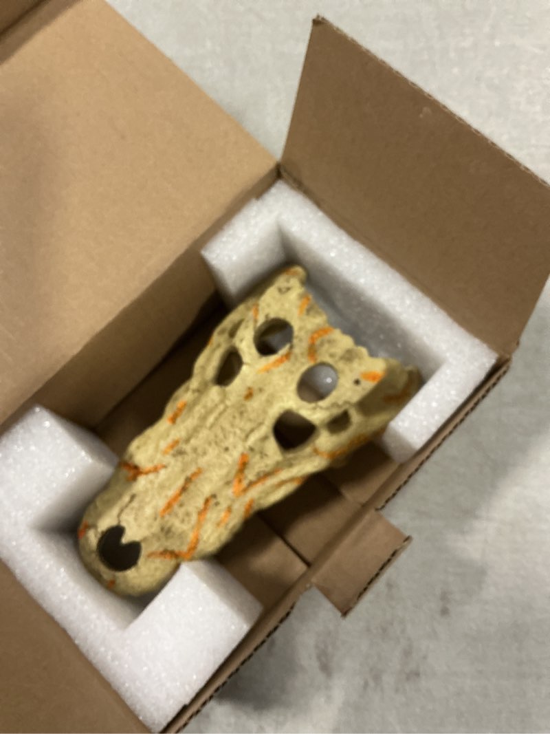 Condition photo showing New/Like New for Zilla Rapid Sense UV Detecting Crocodile Skull Décor for Reptiles  Medium