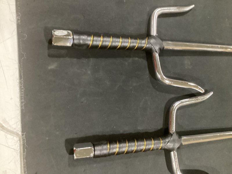 Condition photo showing Good Condition for master usa martial arts training sais, stainless steel blades, wrapped handle, practice, cosplay, pack of 2 silver 18