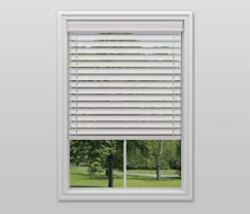 Assorted window blinds 