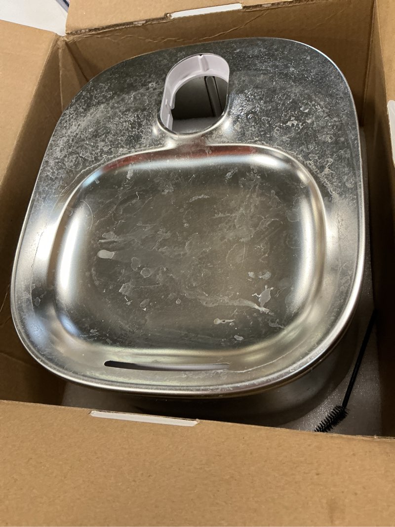 Condition photo showing As Is for Cat Water Fountain Stainless Steel, 138fl.oz / 4.1L Wireless Cat Fountain, Pet Water Dispenser Cordless for Cats & Dogs Indoor White Cat fountain + 1 Set Filter 138fl.oz