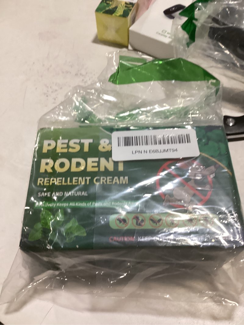 Condition photo showing New/Like New for 4 pack peppermint wasp repellent, natural bee repellent keep carpenter bee & yellow jackets out from outdoor yard garden house, long-lasting protection, safe for dogs and children