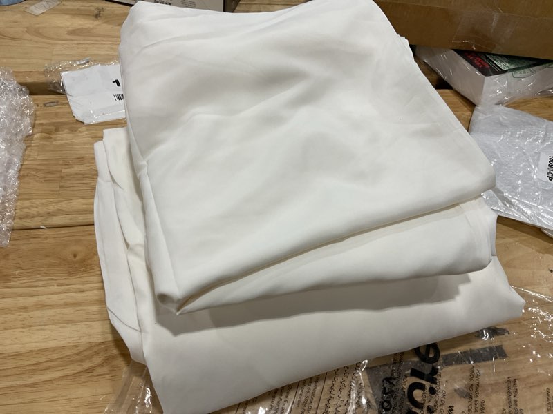 Condition photo showing Good Condition for bedsure full size bed sheets - 4 pieces soft full sheet set - breathable & cooling - hotel luxury - easy care polyester microfiber bedding for kids, women, men, ivory