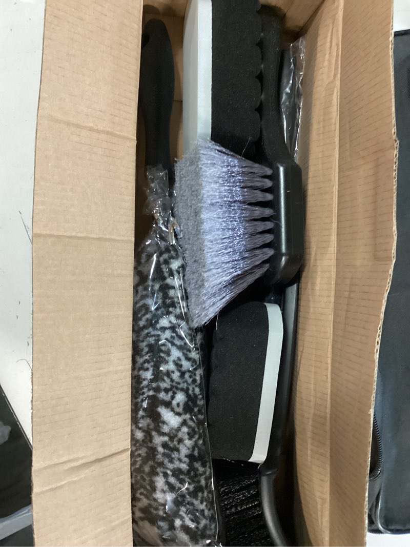Condition photo showing Good Condition for 7Pcs Car Wheel Brush kit, Tire Brush, Wheel Cleaner Brush, Soft-bristled Rim Cleaner Brush, Tire Shine Applicator Pad, Car Detailing Brushes, Wheel Brushes for Cleaning Wheels,Tires