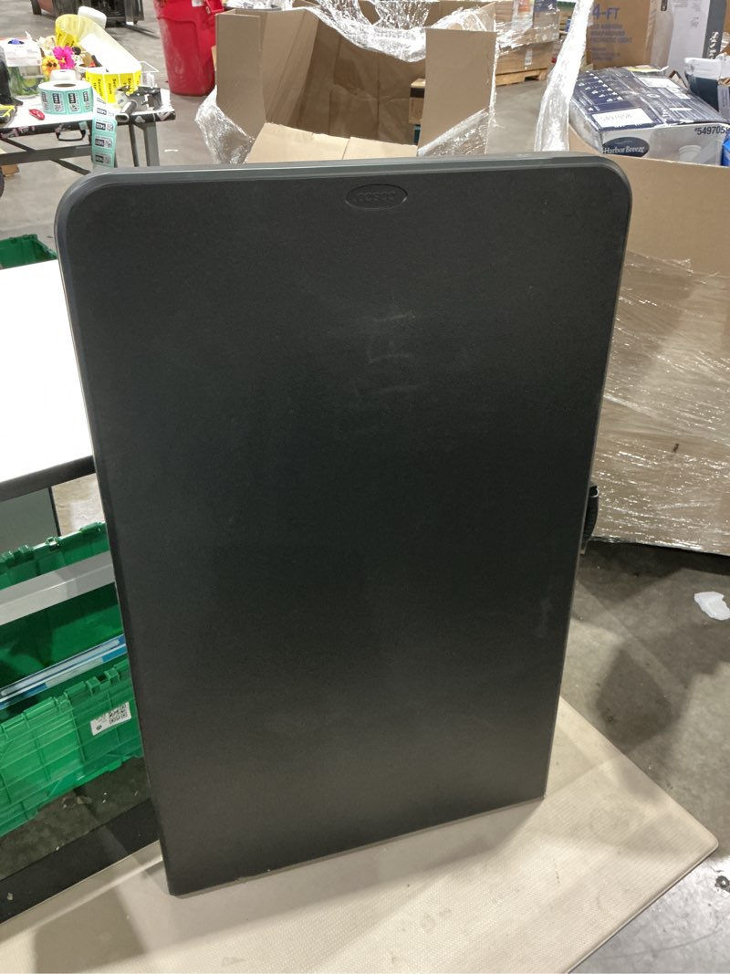 Condition photo showing Good Condition for 6 ft cosco foldable black table