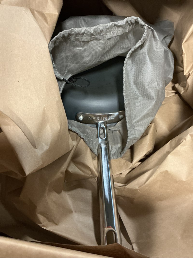 Condition photo showing Good Condition for Misen Carbon Nonstick™ Frying Pan – Carbon Steel Pan, Naturally Nonstick No-Coating Surface, Ultra-Durable & Oven-Safe, Induction & Gas Compatible - 10 Inch