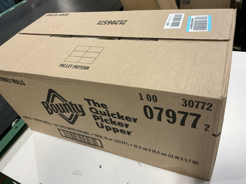 Condition photo showing New/Like New for bounty quick-size paper towels, white, 8 family triple rolls = 27 regular rolls