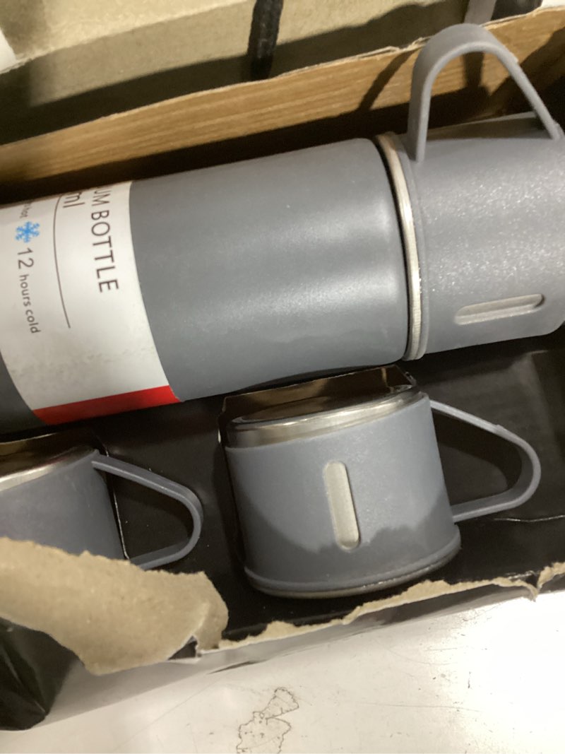 Condition photo showing Good Condition for stainless steel insulated vacuum flask set