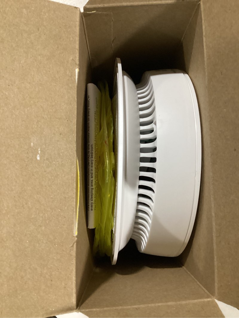 Condition photo showing New/Like New for first alert brk powered photoelectric smoke detector