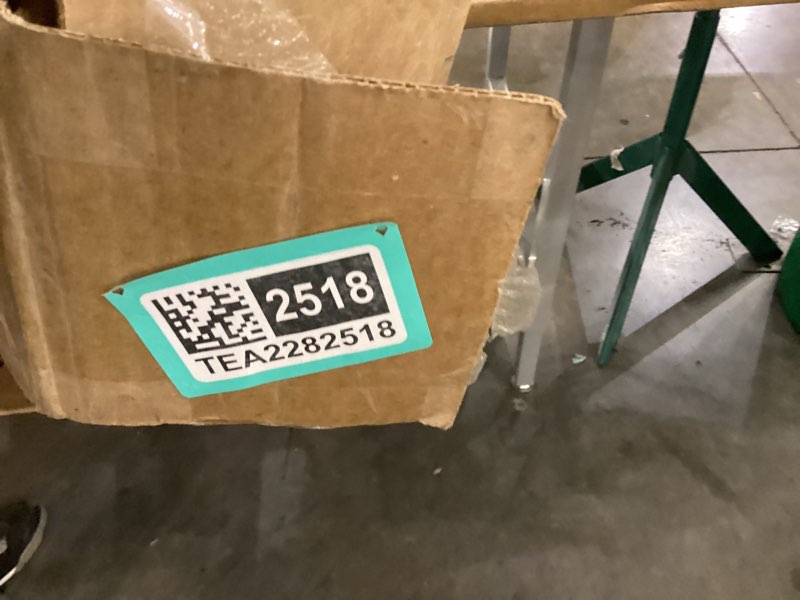 https://lotting-media.assets.bidfta.com/lotting_7f3adaa7-74a7-47f4-9b6a-a00784303253