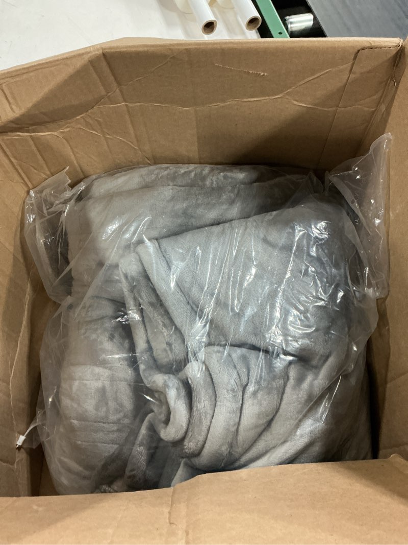 Condition photo showing Good Condition for Sealy Electric Blanket Queen Size, Flannel & Sherpa Heated Blanket, 10 Heat Settings, Auto Shut Off, Machine Washable, Light Grey, 84 x 90 Inch Light Grey Queen Size 84" x 90"