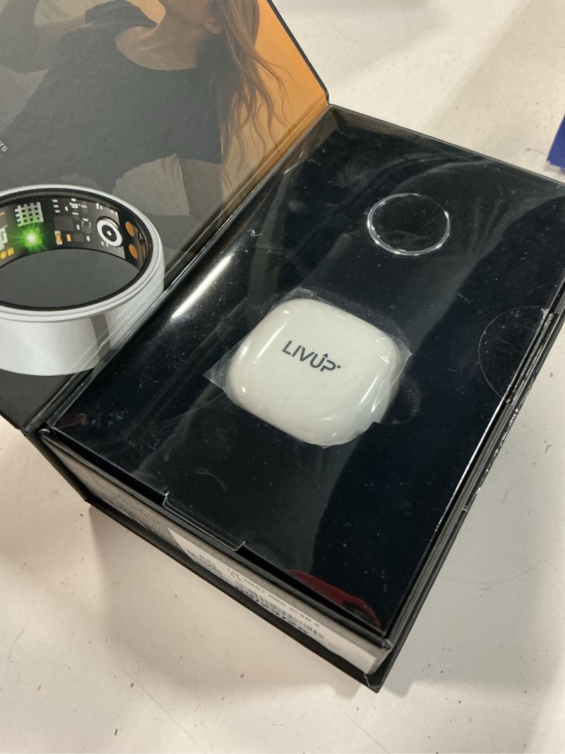 Condition photo showing Good Condition for livup smart ring, silver, size 8
