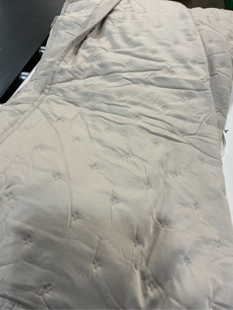 Condition photo showing Good Condition for quince ,bamboo quilted sham(king)sand 