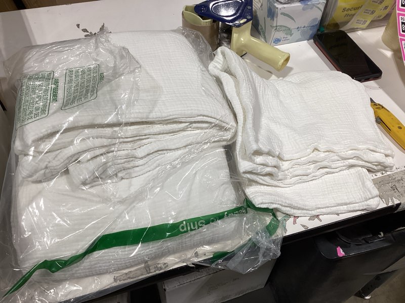 Condition photo showing Good Condition for similiar product not like stock photothreadmill luxury cotton blankets for queen size bed | all-season 100% cotton queen size blanket | aster jacquard cozy lightweight, soft breathable coverlet fits full size bed, 90x92 | white